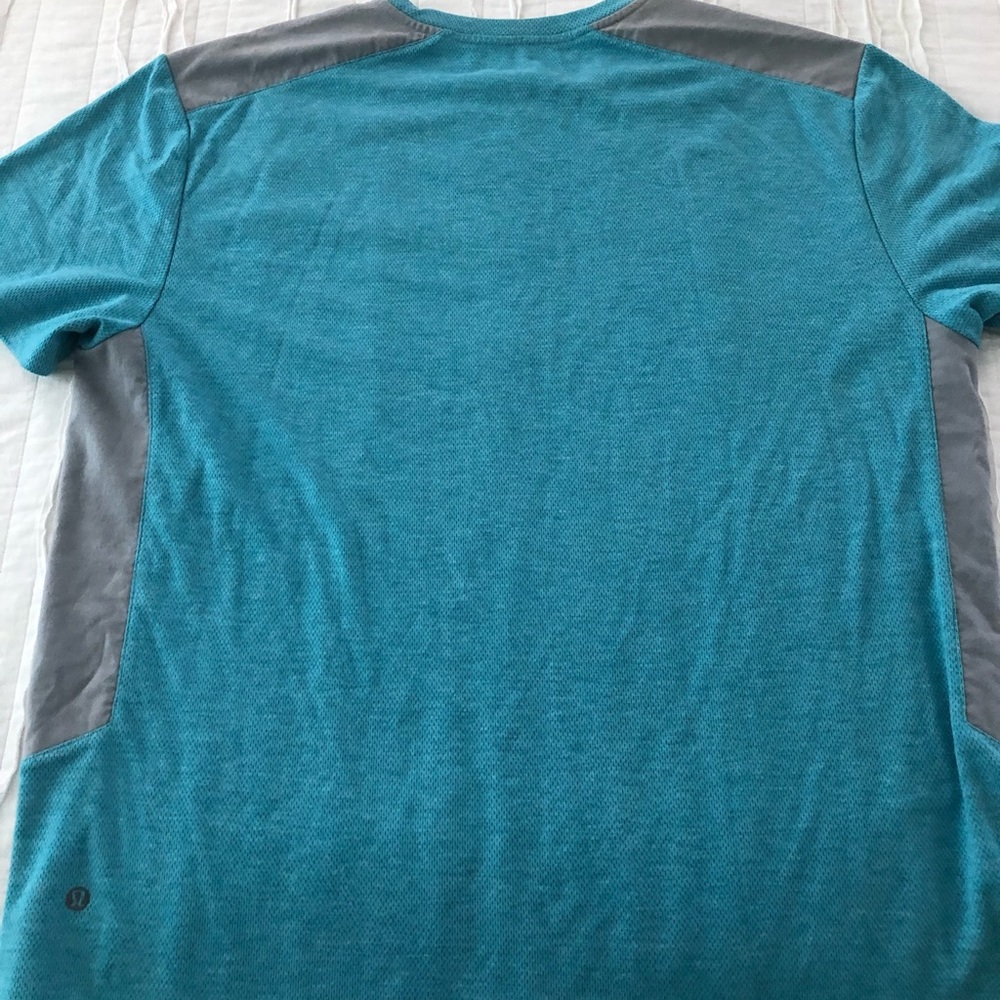 Great workout shirt. Gently used